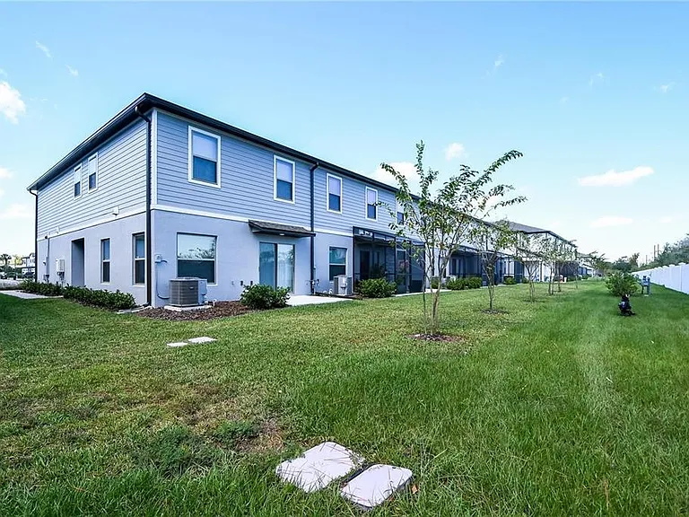 310 Cedar Bark Ln — Photo 31