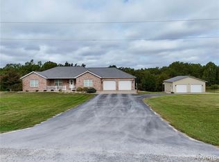 652 Friendly Valley Ln, Perryville, MO 63775