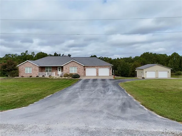 652 Friendly Valley Ln, Perryville, MO 63775