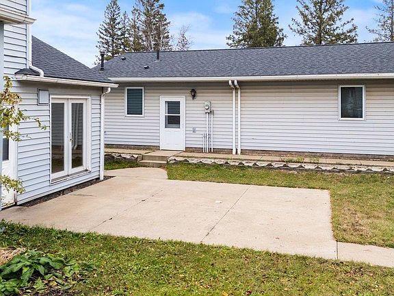 3rd image of 5738 Mineral Ave