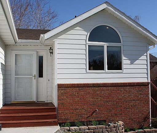 2nd image of 618 York Ln