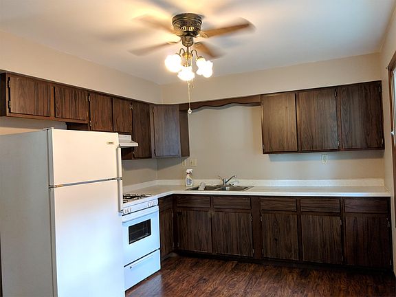 3rd image of 4905 Dexter St