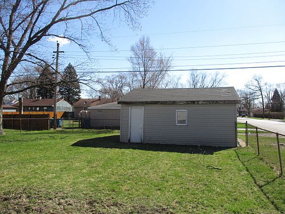 3rd image of 14245 S Cleveland Ave