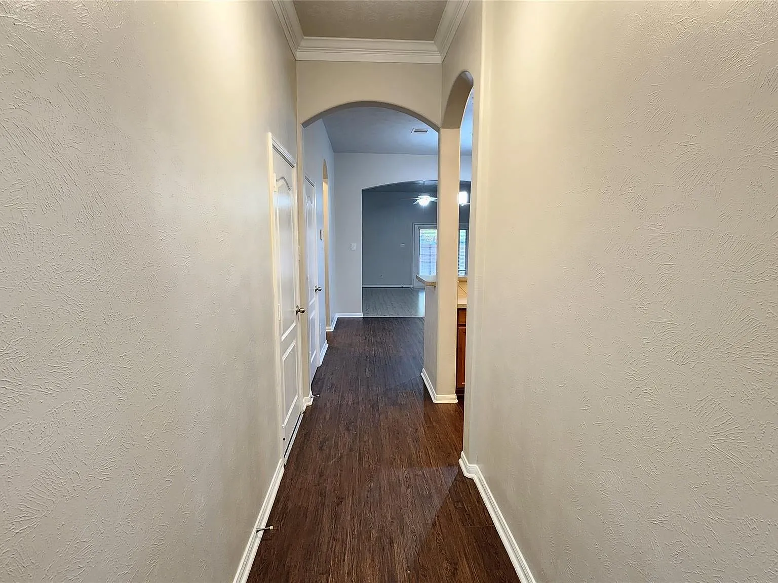 3 bed, 1580 sqft, $2,300 — Photo 4
