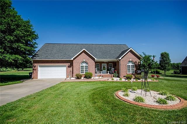 1st image of 165 Skyland Dr