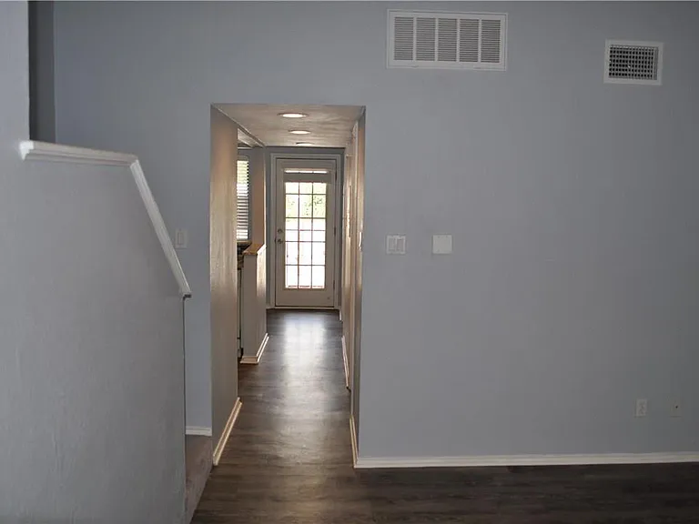 706 W 22nd St #305 — Photo 5