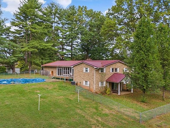 5th image of 333 Roberts Dr