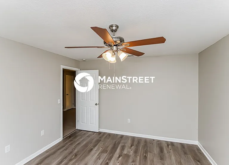 1513 Hendren Dr — Photo 8