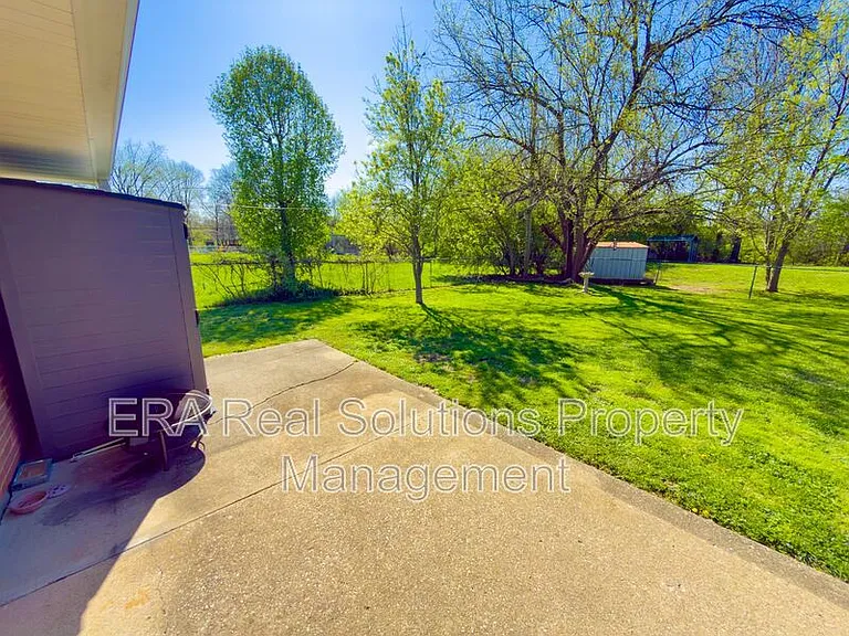 715 McCormick Ln — Photo 22