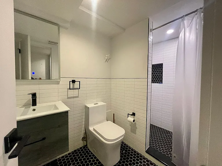 1271 Willoughby Ave #1R — Photo 18