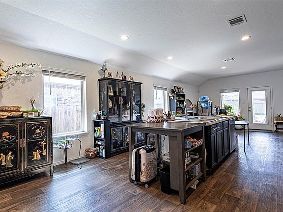 2nd image of 14833 Cypress Hollow Dr