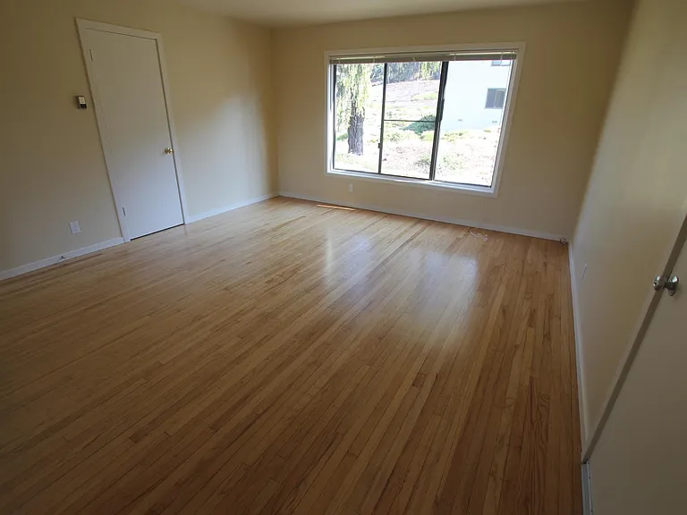 1569 Pershing Dr #G — Photo 2