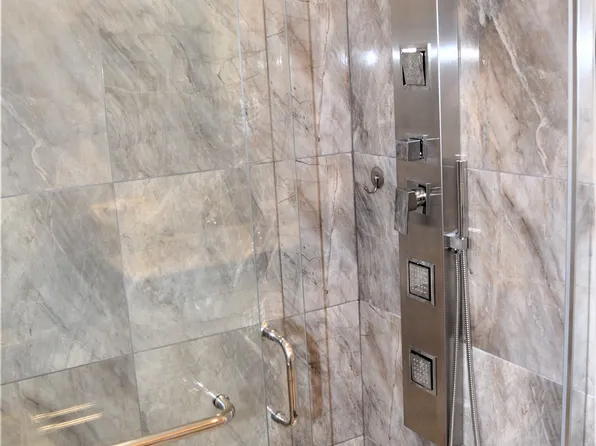 1817 N Aralia Dr, Mount Prospect, IL 60056