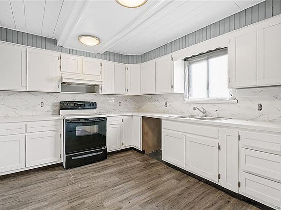 5th image of 106 South St