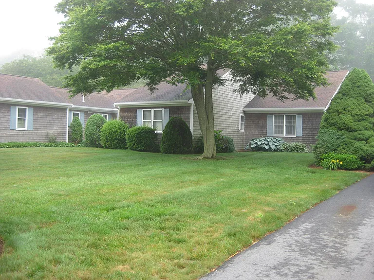 38 Cornell Dr #38 — Photo 1