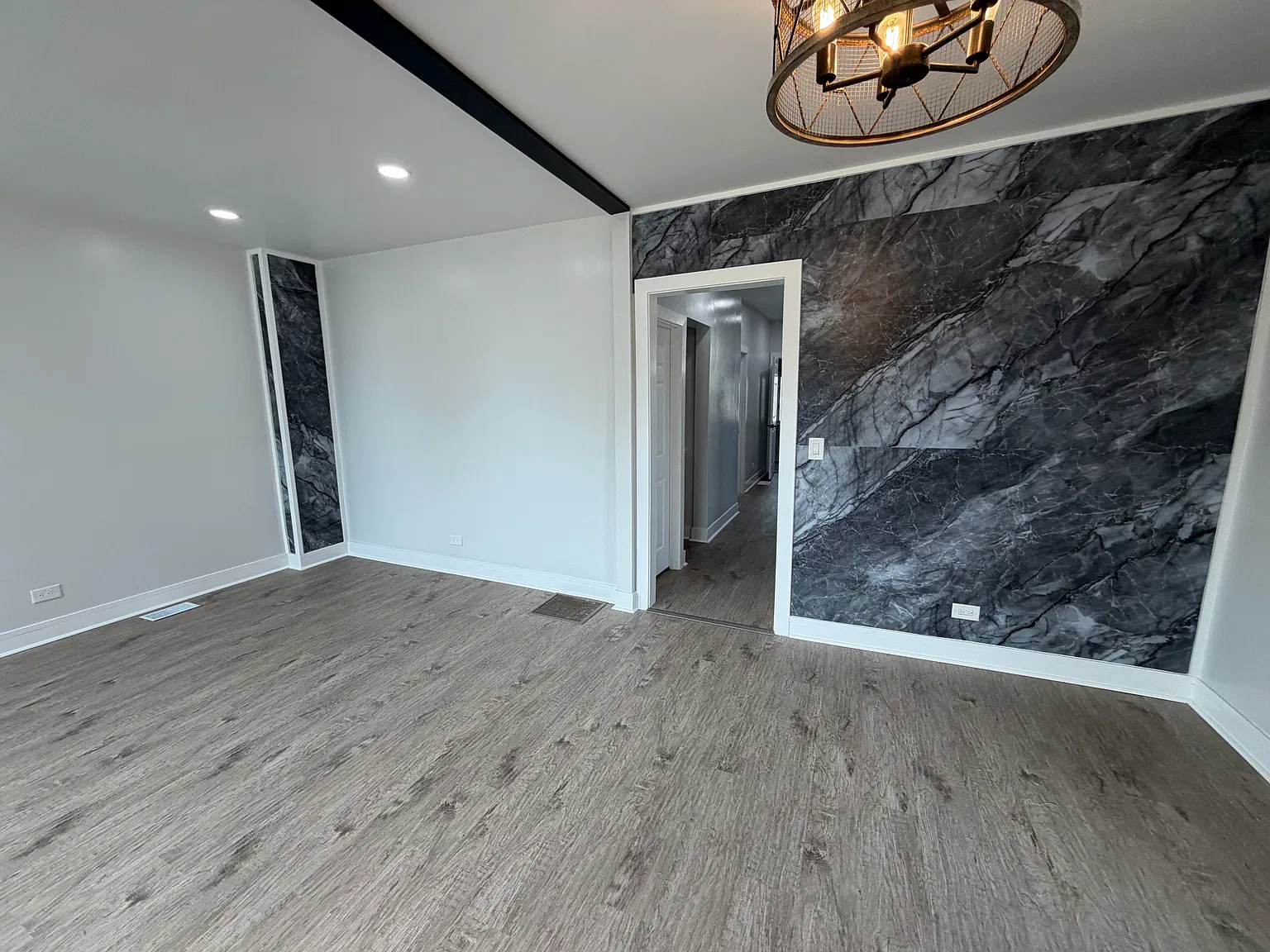3 bed, 1940 sqft, $2,100 — Photo 3