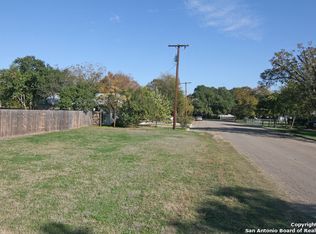 1108 25th St, Hondo, TX 78861