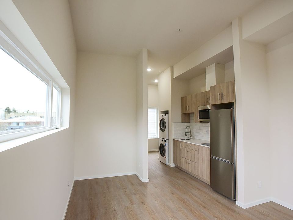 1st image of 9545 Ashworth Ave N #404
