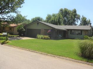 1319 W Beech St, Independence, KS 67301