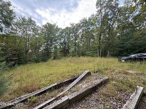 3rd image of Green Ridge Trl