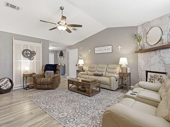 4th image of 8368 Verdura St