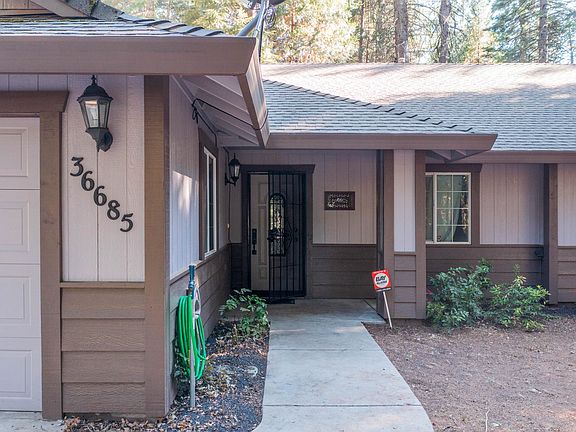 3rd image of 36685 Douglas Fir Ct