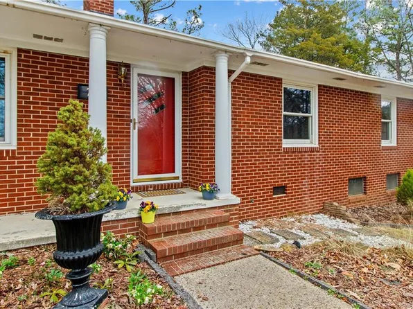 71 E 4th St, Denton, NC 27239