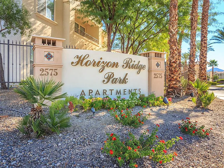 Horizon Ridge Park Apartments — Photo 30