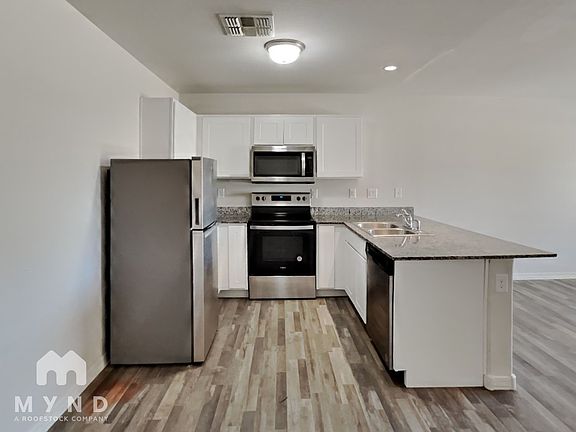 3rd image of 218 W Dewey Ave