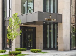 2 Forest Hill Rd #411, Toronto, ON M4V 2L3