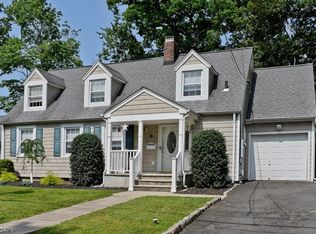 3 Ronald Rd, Lake Hiawatha, NJ 07034