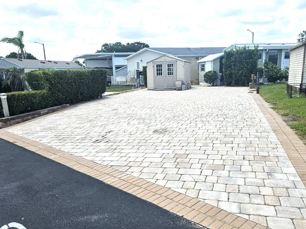 377 Eagle Dr, Davenport, FL 33837