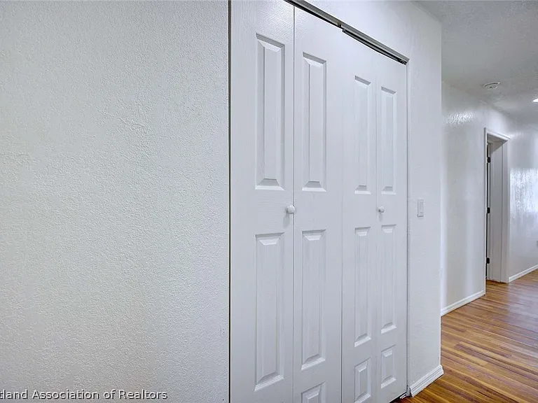 1547 Sycamore Ave — Photo 10