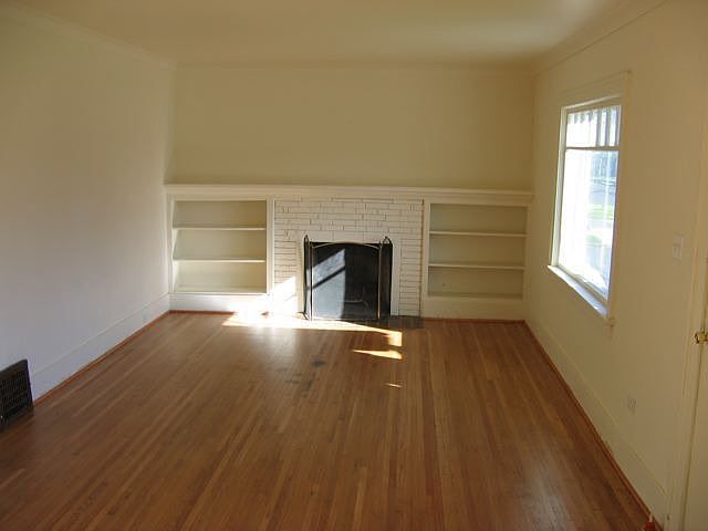 2nd image of 533 NE Dekum St