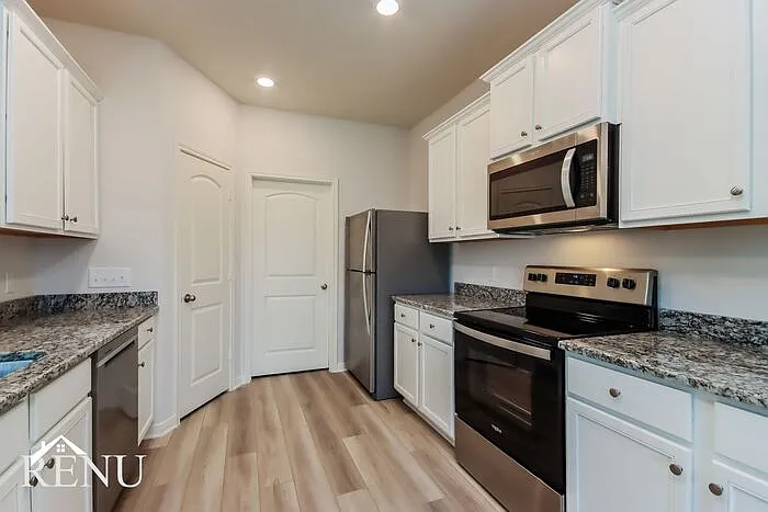 4 bed, 2.5 bath, 2171 sqft, $1,835 — Photo 4