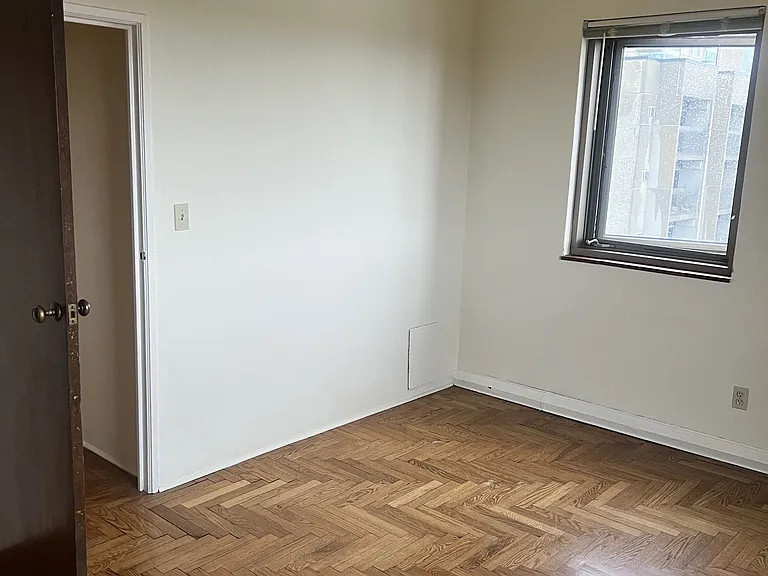 1609 N. Prospect Avenue — Photo 11
