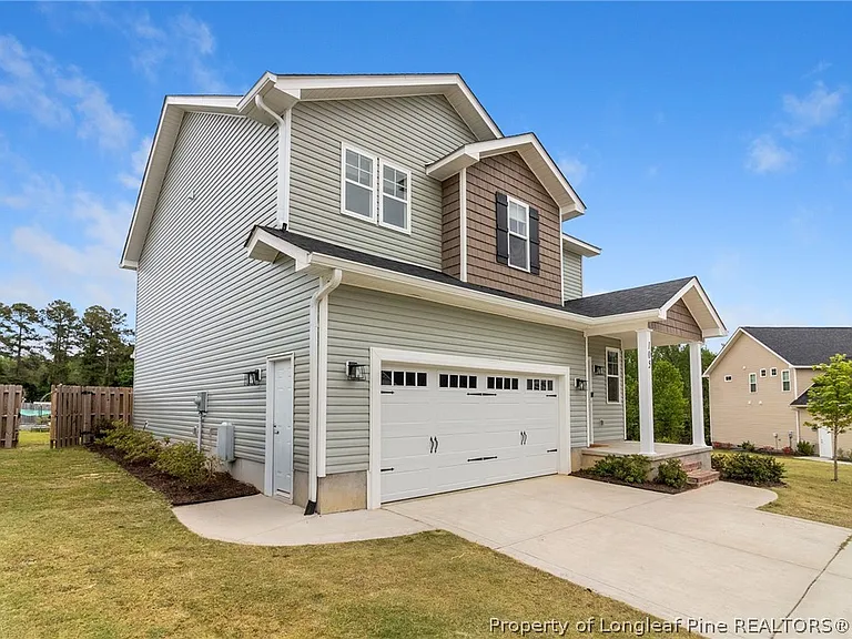 105 Woodford Ln — Photo 4
