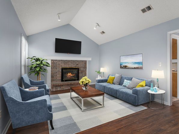 402 NE Independence Ave APT A