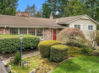 9617 NE 32nd St, Clyde Hill, WA
