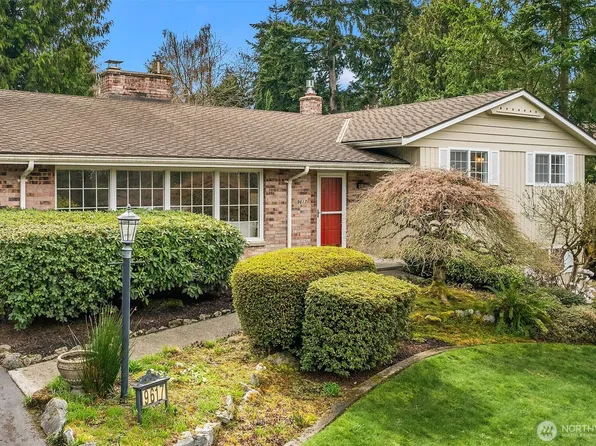 9617 NE 32nd Street, Clyde Hill, WA 98004