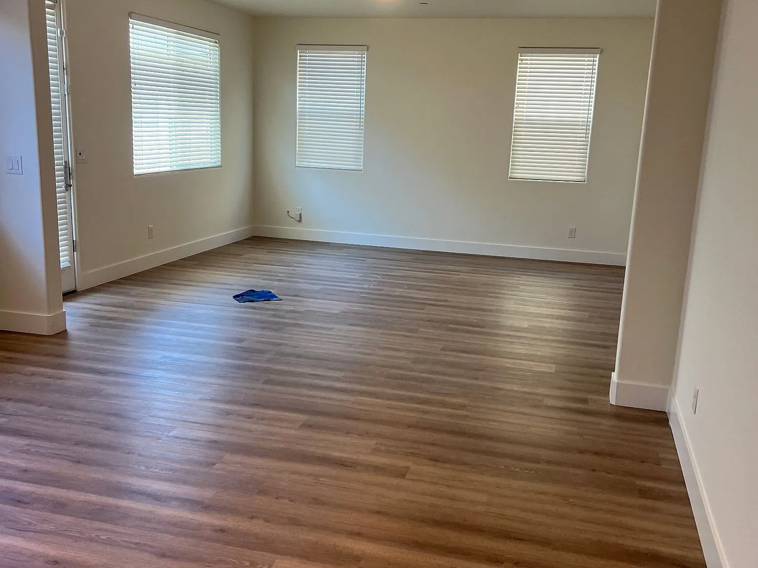 3 bed, 2.5 bath, 2150 sqft, $2,600 — Photo 4