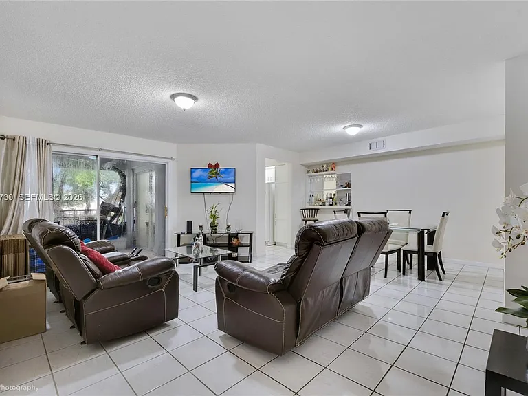 2622 SE 19th Ct #207-B — Photo 8