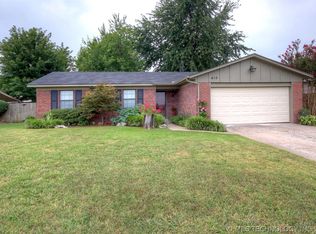 410 E 22nd St, Owasso, OK 74055