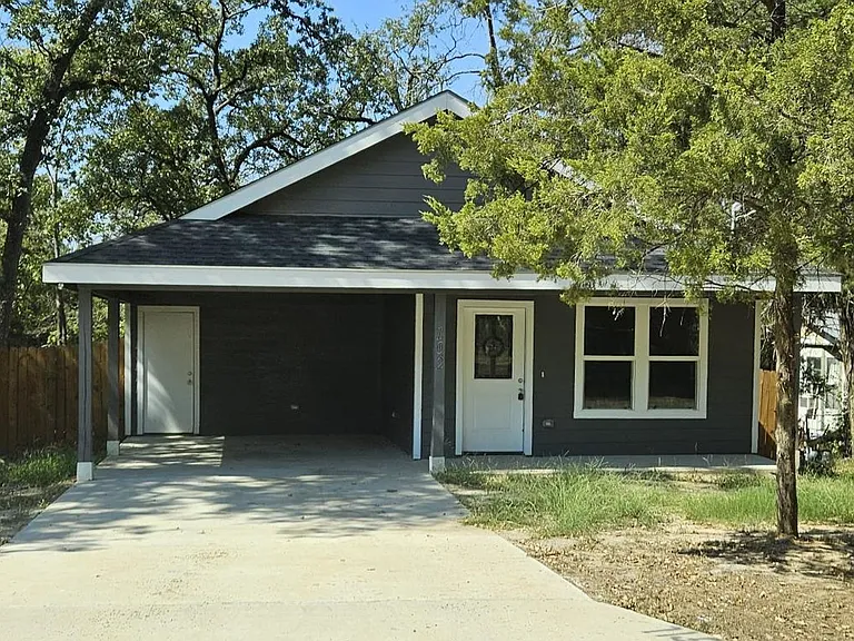 102 Tioga Cir — Photo 1