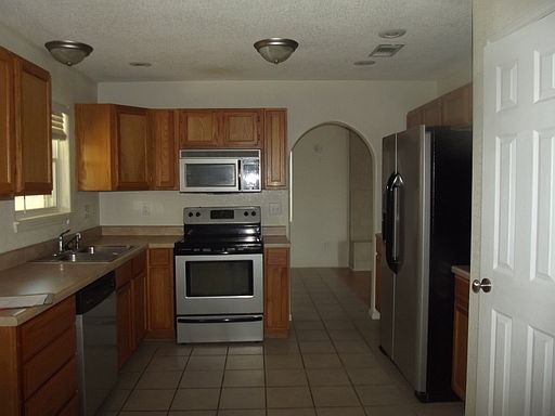 2nd image of 420 E Robertson Ave