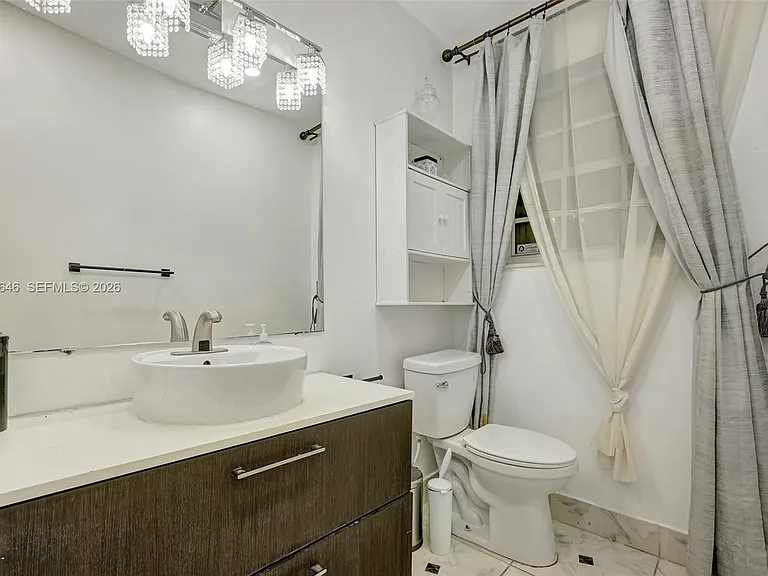 18600 NE 7th Ct — Photo 14