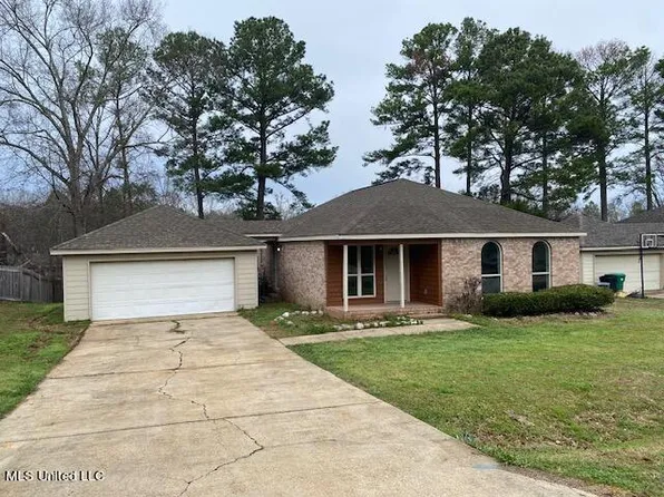 214 Forbes Cv, Byram, MS 39272