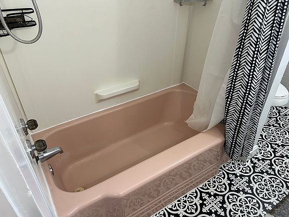 3rd image of 28 Elizabeth St Floor 2