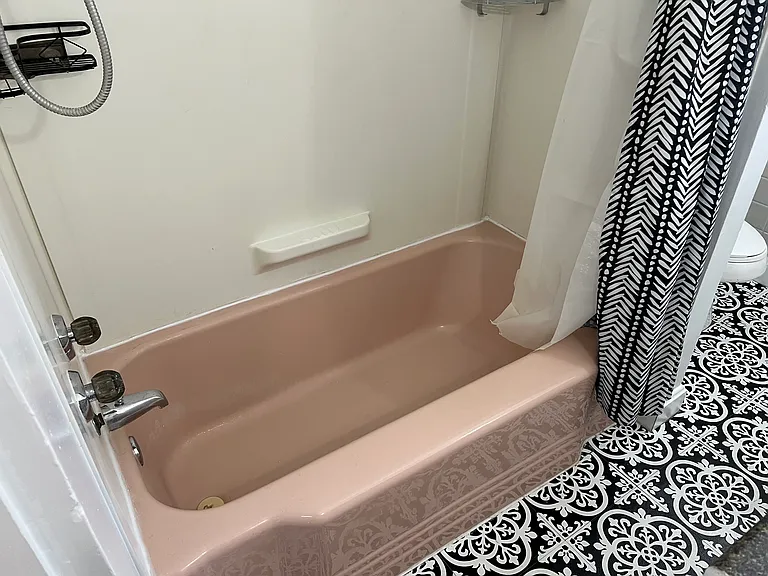 28 Elizabeth St #2 — Photo 3