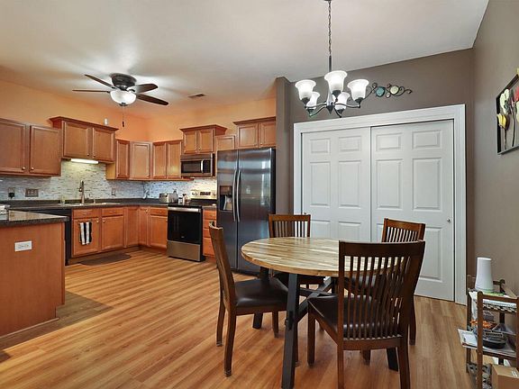 5th image of 957 Hastings COURT #101